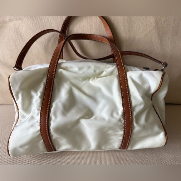 Vintage authentic Prada nylon bag with leather details - Picture 15 of 16